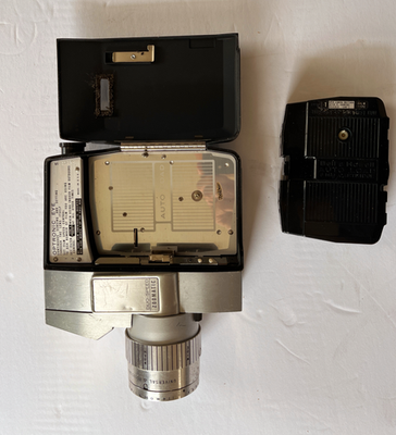 Vintage Bell & Howell Duo Speed Zoomatic 8mm Movie Camera - Collectible Film Equipment